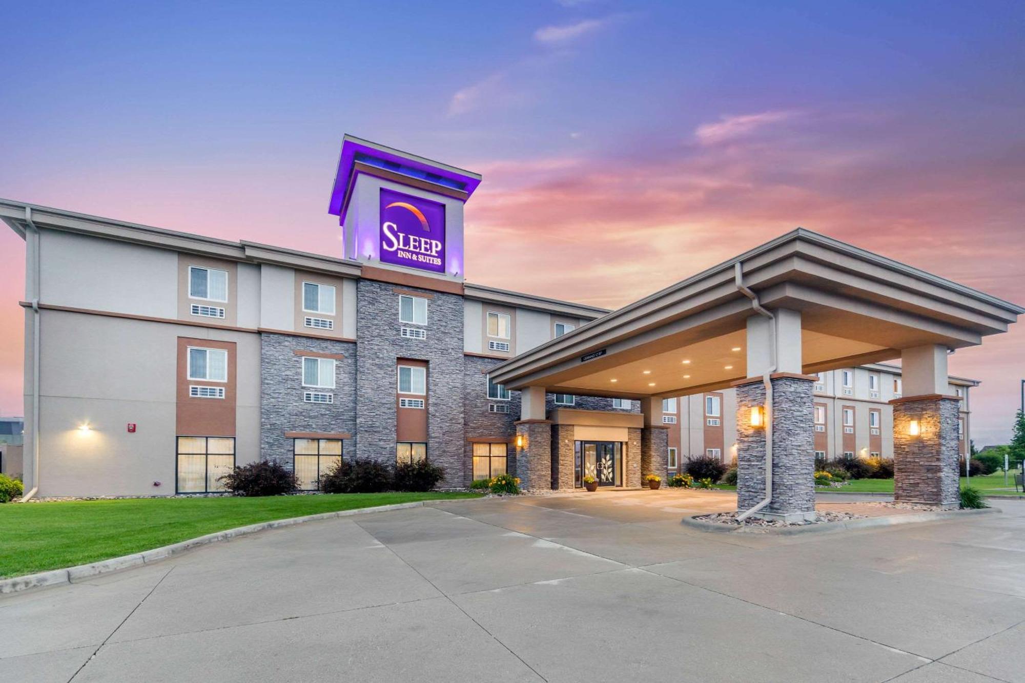 Sleep Inn & Suites Grand Forks Near Alerus Center Extérieur photo